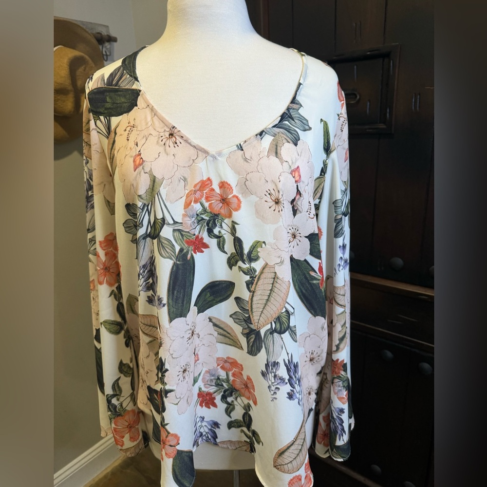 SHOW ME YOUR MUMU Blouse. Size small